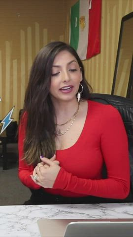 big tits candid cleavage clothed non-nude t-shirt vertical clip