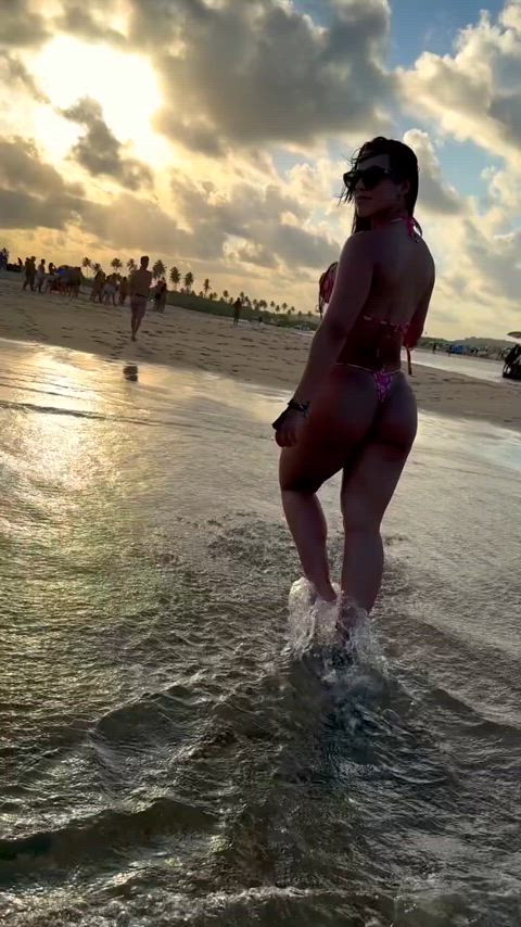 Celebrities Flock to Ass Beach! See the Sexy Brazilian Bikini Babes with Big Tits