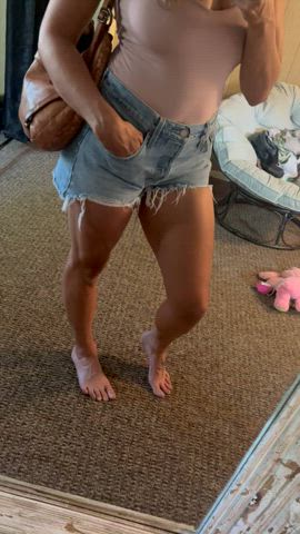 Ok I’m super in love with body suits and jean shorts (f)