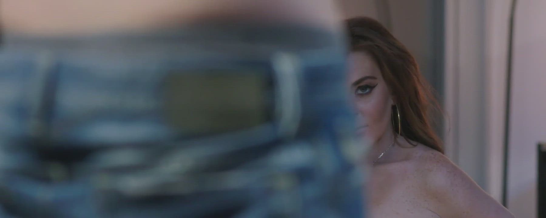 Lindsay Lohan clip
