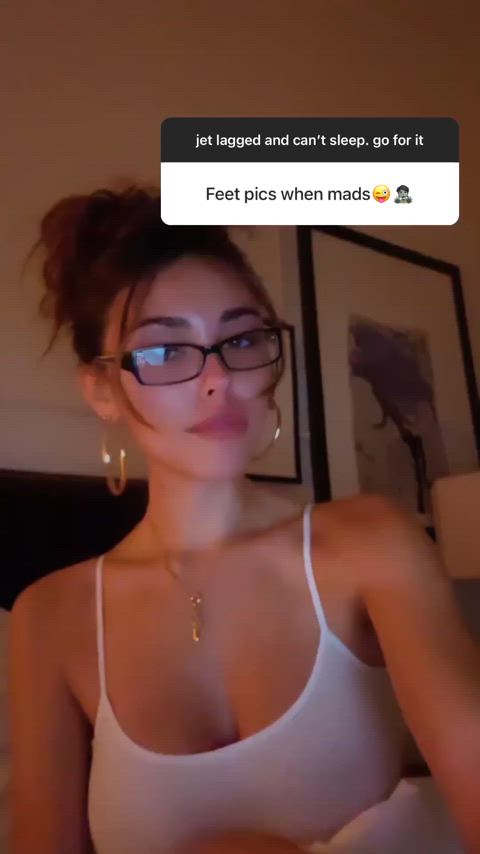 big tits brunette celebrity cleavage glasses madison beer natural tits clip