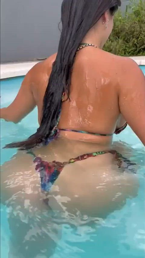 ass babe bikini booty latina pool tight ass wet clip