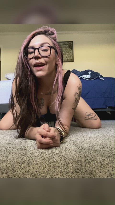 alt amateur cute fansly glasses milf manyvids sfw stretching tattoo alt-girls amateur-model