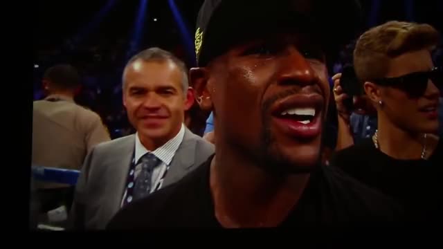 MAYWEATHER SAYS WTF !!! , DURING JUDGES DECISION IN FIGHT AGAINST CANELO...