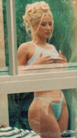 big tits bikini blonde celebrity fake tits iggy azalea nipples onlyfans see through