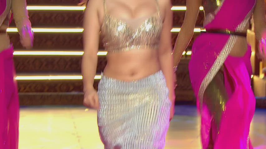 Puja Banerjee sexy dance Part 1