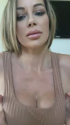bouncing tits milf wife clip