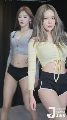 ass dancing korean tease clip