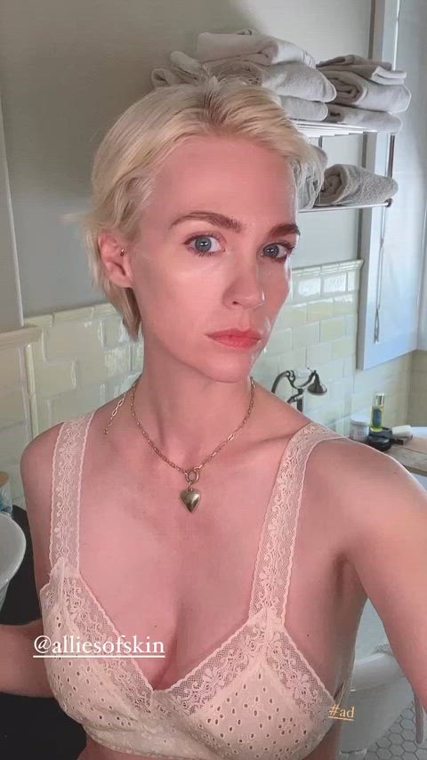 beautiful celebrity cleavage lingerie clip