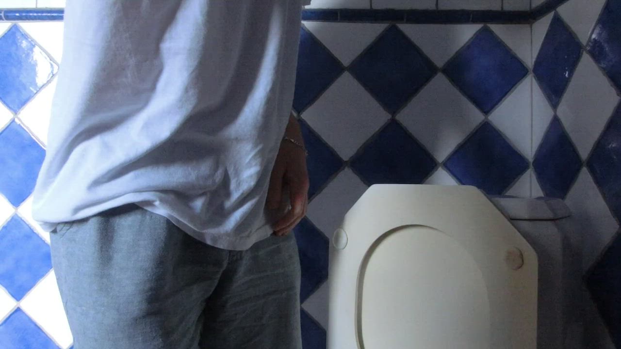 First time posting (NB 23) – I've been training to take the longest possible pee!