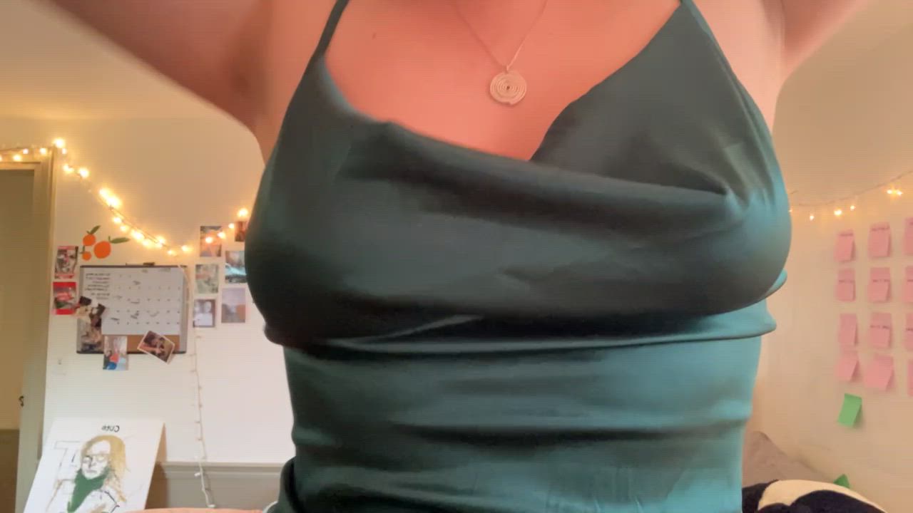 (f)ancy dress means titty drop right?