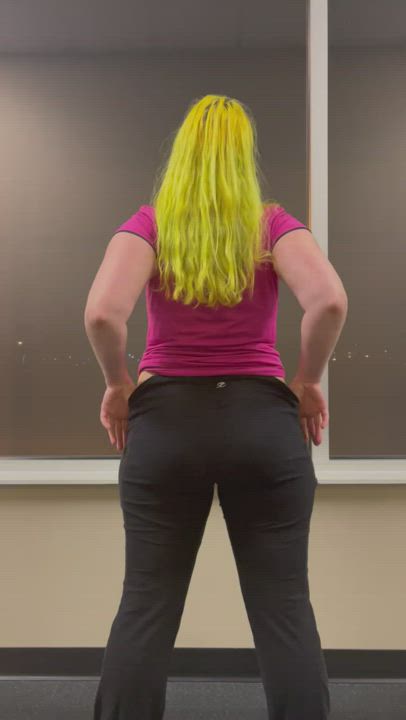 Showing off my booty gains on the track(F 31)