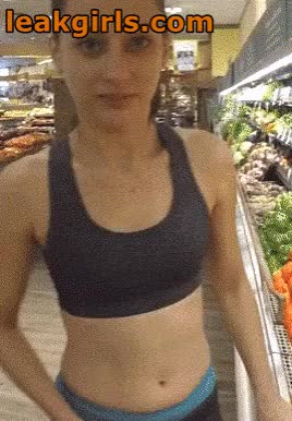 Nice flash in the produce aisle