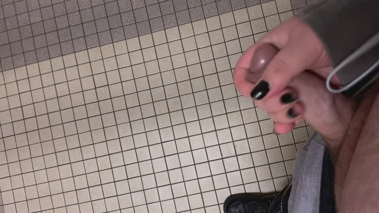 Turned 18, so I decided to cum in the school bathroom!