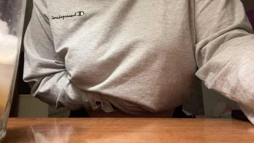 can i jack you off while you play with them 🥰 [tittydrop]