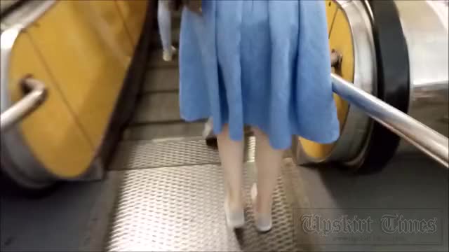 Upskirt clip