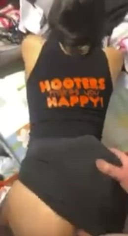 Hooters makes you happy