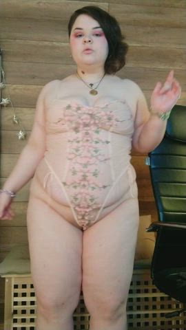 this bodysuit makes my tits so jiggly!