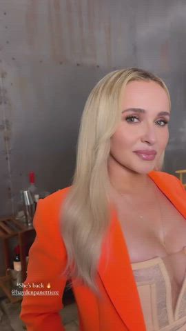 big tits blonde celebrity cleavage hayden panettiere natural tits clip