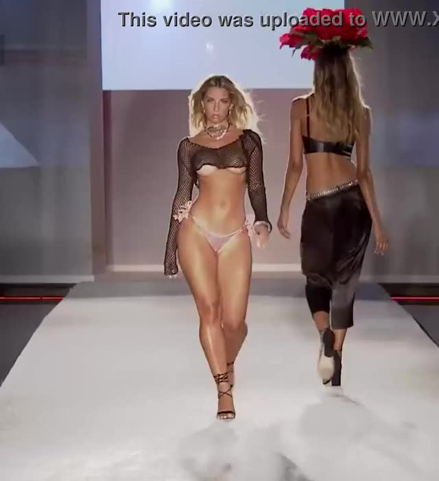 Sexy ass super model