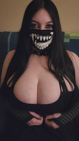 bouncing tits goth huge tits thick tits clip