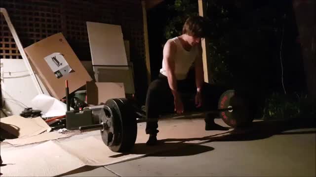 140kg x 5 [Cut because of feet slipping]
