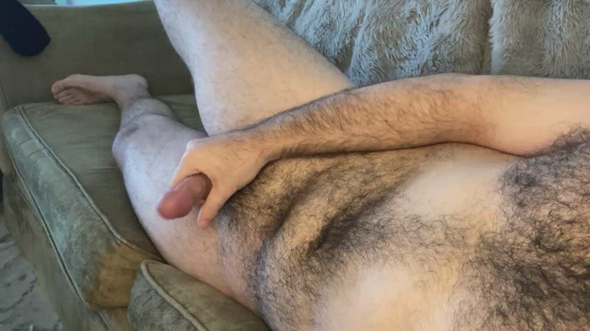 Does tall hairy men turn you on when they stroke their big hairy cocks?