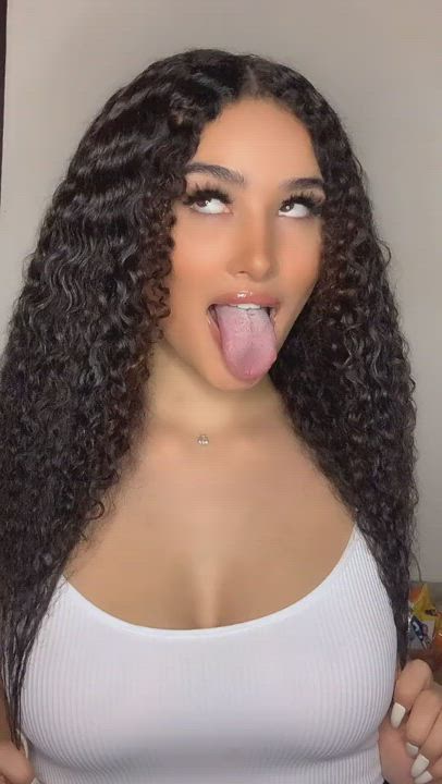 Ahegao + tiktok (@chltkassandra)