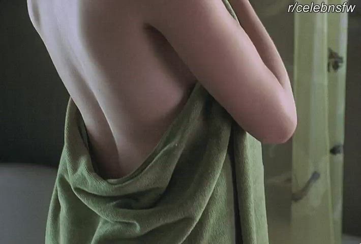 dressing scarlett johansson sideboob clip