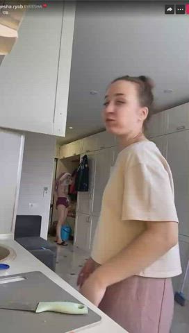 Flashing TikTok Tits clip