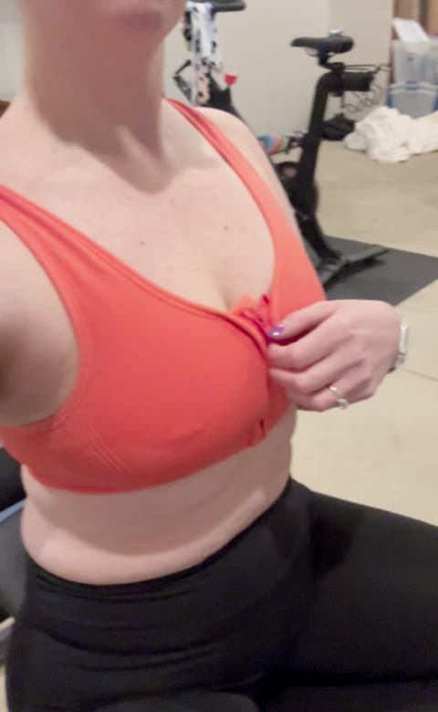 boobs milf natural tits nipple piercing pierced piercing sports bra workout just-boobs