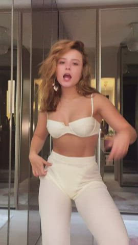 Brazilian Celebrity Dancing Teen TikTok clip