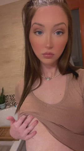 Blue Eyes Boobs Brunette Eye Contact OnlyFans Tease Teen Tits clip