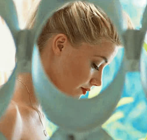 Amber Heard Celebrity Mirror clip