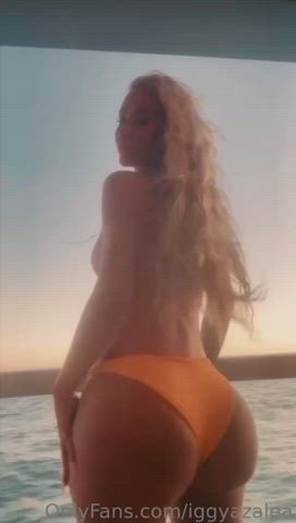 ass bikini celebrity iggy azalea onlyfans tease twerking clip