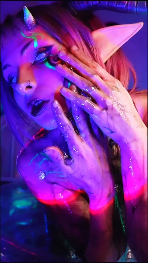 Watch me ruin my bodypaint 💧