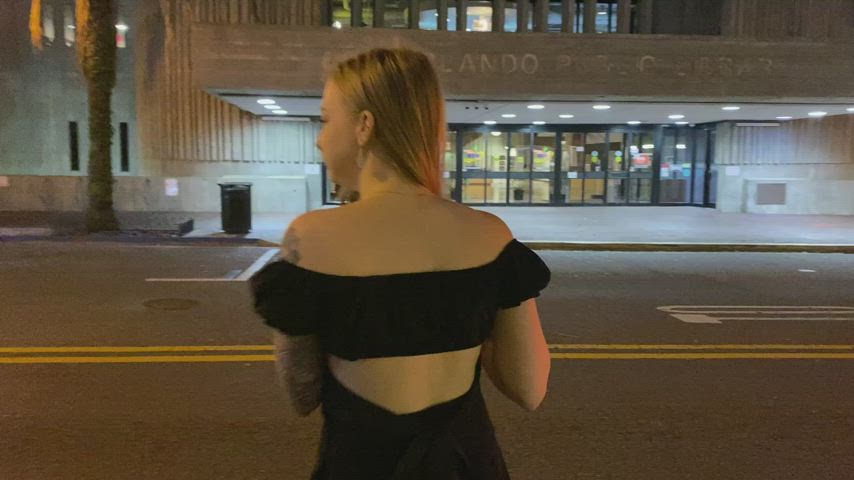 ass flashing public clip