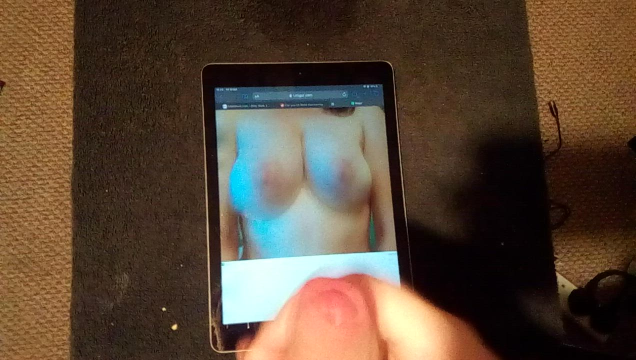 Bouncing Tits Cum Tribute clip