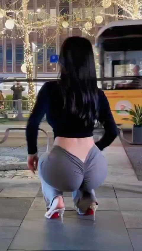 asia asian ass hottie pants public round butt sexy clothing-fetish paag clip