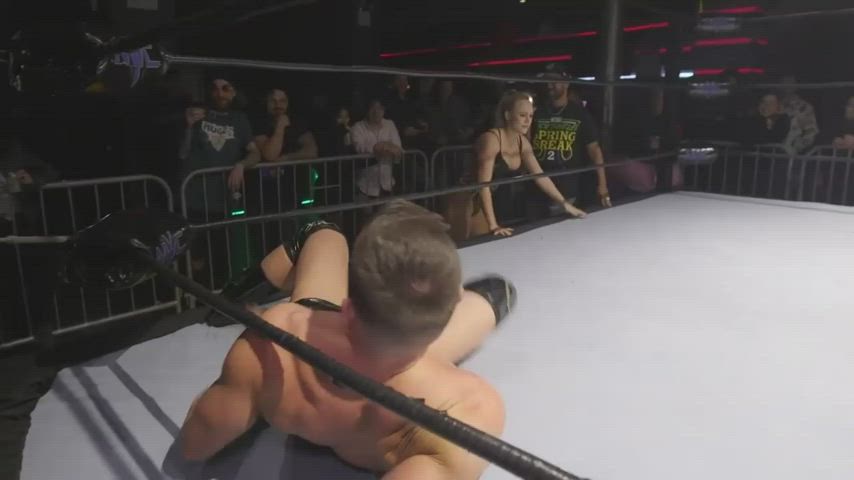 Penelope Ford gives Randy Summers the Stinkface and he grabs the opportunity