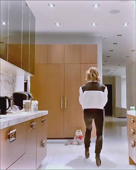 Celebrity Kate Beckinsale Legs clip
