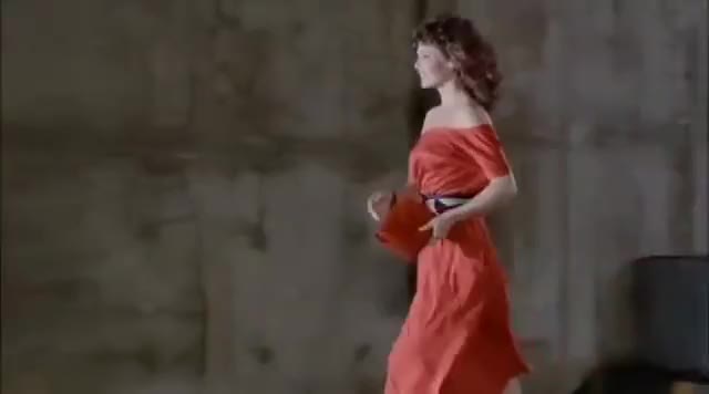 Kelly LeBrock e Gene Wilder in The Woman In Red 1984