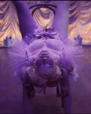 Blonde Celebrity Dancing Pussy Spread Spread Spreading Tits clip