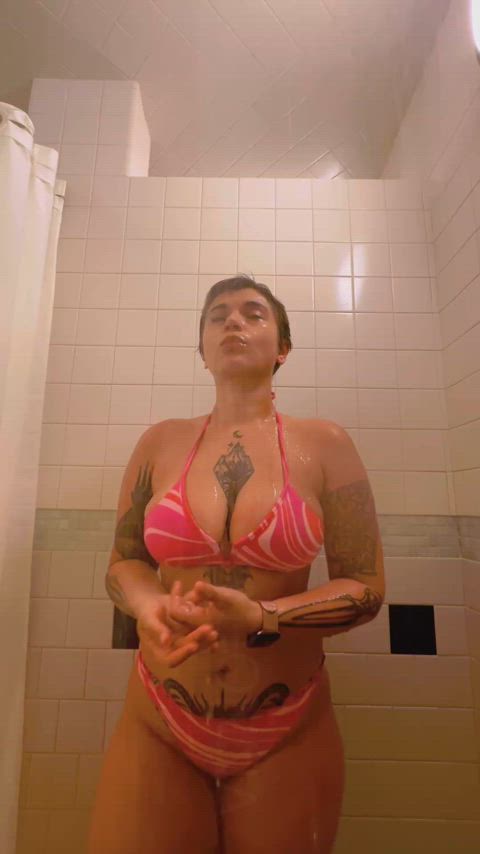 big tits bikini findom locker room milf shower tattooed girls-showering hairy-girls