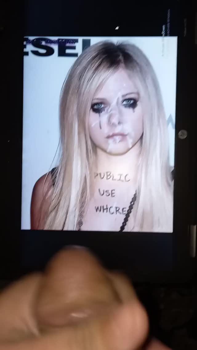 Avril Lavigne cum tribute