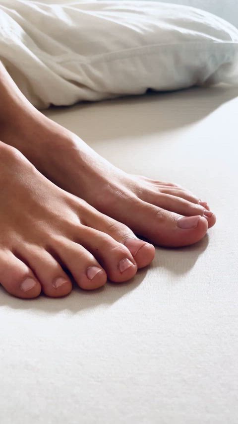 cum on feet feet feet fetish feet licking nsfw onlyfans teen teens legal-teens petite-chicks