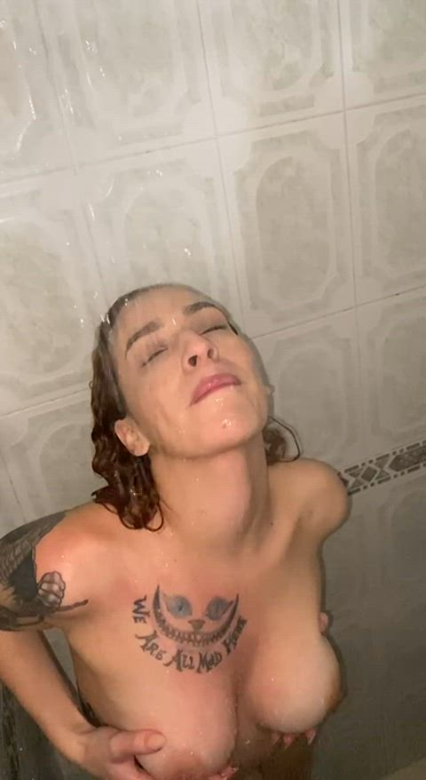 anyone here who loves shower time
