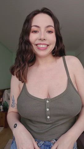 big tits bouncing bouncing tits tits titty drop amateur-girls boobs latinas selfie