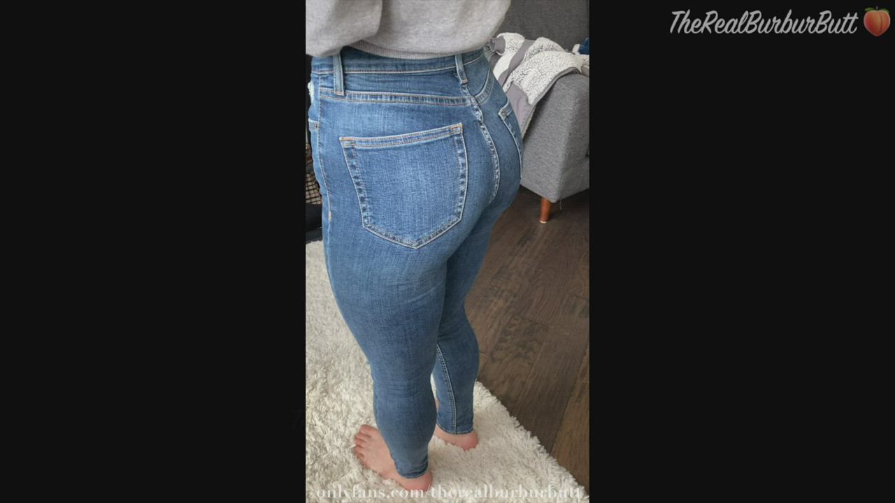 these jeans can barely contain my bubble butt 🙈