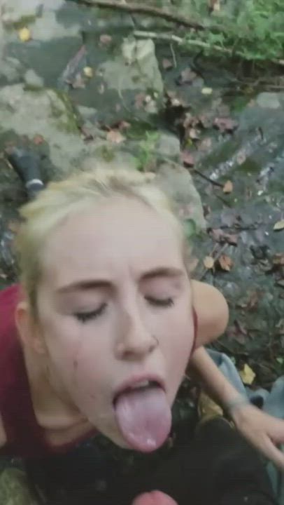 A quick blowjob in the woods - POV and deepthroat